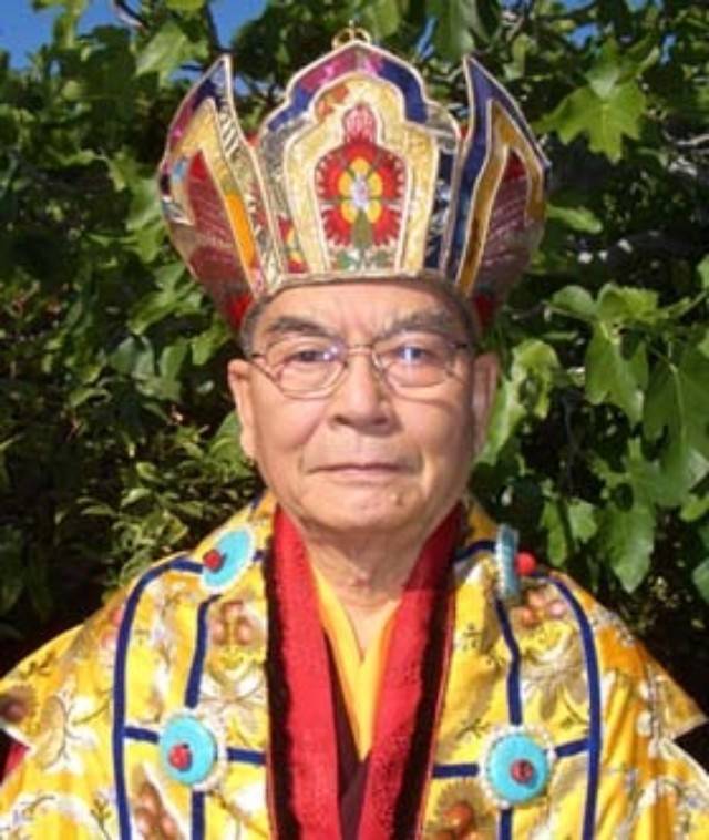 禄东赞法王在闻法上师授称典礼上的开示【佛教 佛学 佛法】