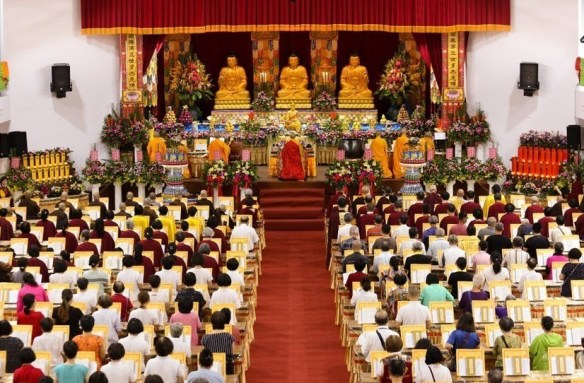 聖德 釋證達教尊主法 晴空飄降甘露落地不見  七月是亡魂喜慶月  苗栗西湖體育館舉辦兩天孝親報恩法會-图片1