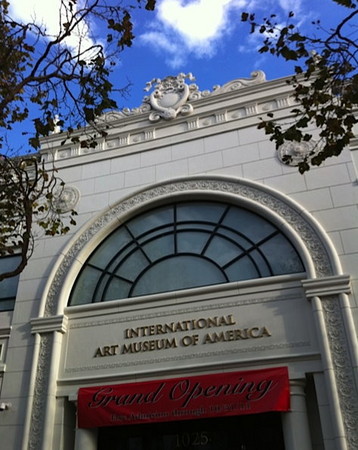 美国国际艺术馆成文化新地标　开馆后参观人潮如织-图片2