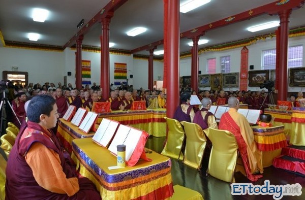 华藏寺举办千手观音大坛法会 天降甘露加持-图片2