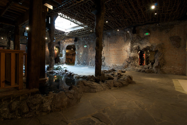 美国国际艺术馆成文化新地标　开馆后参观人潮如织-图片4