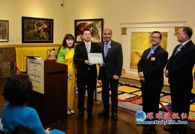 “名画家鱼展厅”亮相洛杉矶 填补北美水墨画展空白-图片12