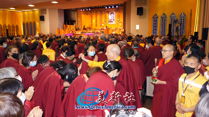 恭迎《南无第三世多杰羌佛经藏总集》圣典法会 在洛杉矶盛大举行-图片13