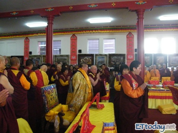 华藏寺举办千手观音大坛法会 天降甘露加持-图片1